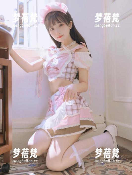 丽柜 - 从未见过的左左：高清照片中皮衣带来的强烈视觉冲击与魅力透视。