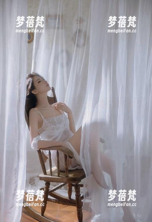 丽柜 - 飞向梦想的蓝天：语寒空姐高清作品集展现无限可能！