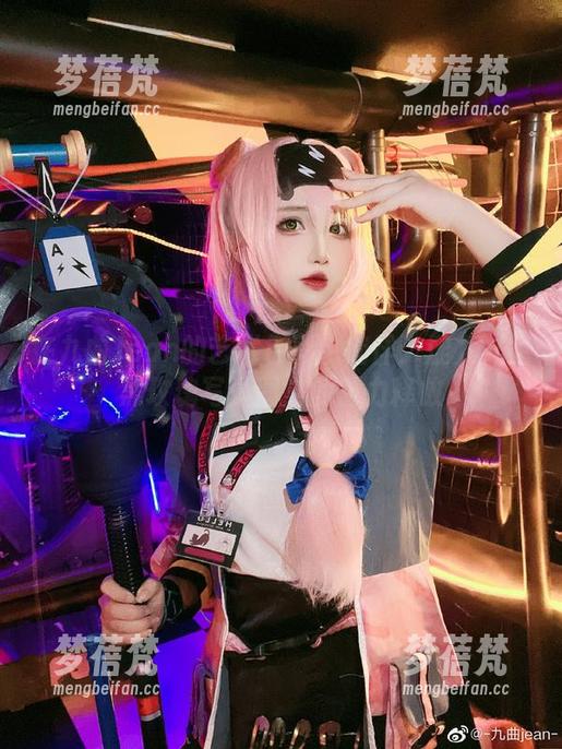 在九曲Jean的艺术色彩中徜徉：涩九九暗黑玫瑰写真图集的魅力释放