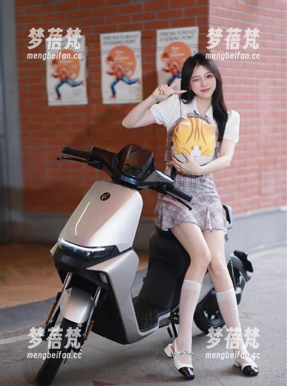 微密圈 - 不止于校园！于芷晴写真网盘合集，让你目不暇接！
