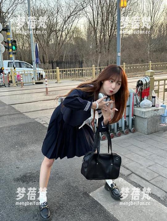 微密圈 - 俏妞qiaoniu66天使图集下载，尽情欣赏她的精彩作品，激发你的灵感与创意！