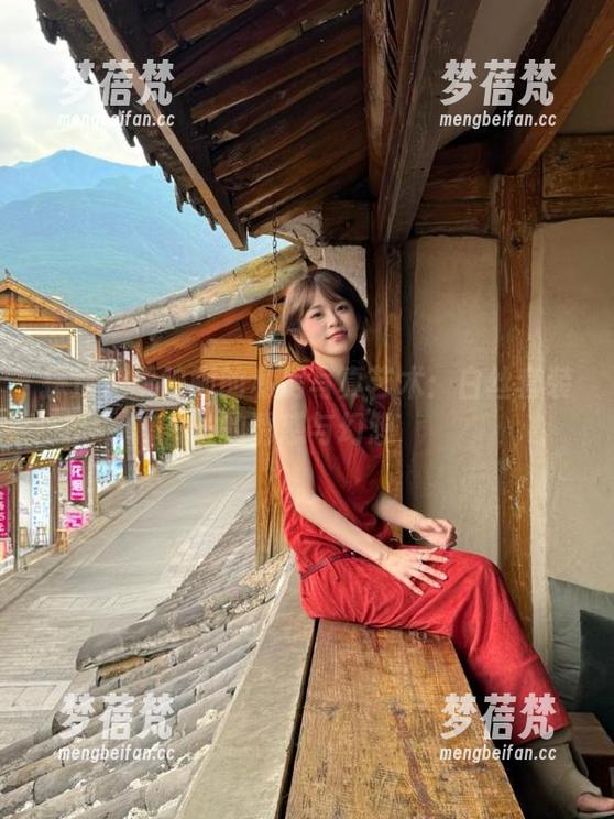 兔玩映画 探索兔玩映画的私房写真艺术:白丝套装的诱惑与幻想