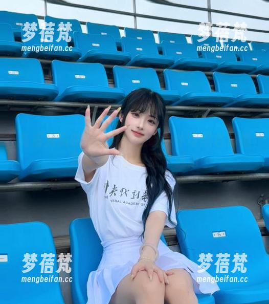 高清兔玩映画作品：透明女仆与黑色旗袍写真图片展现无尽魅力