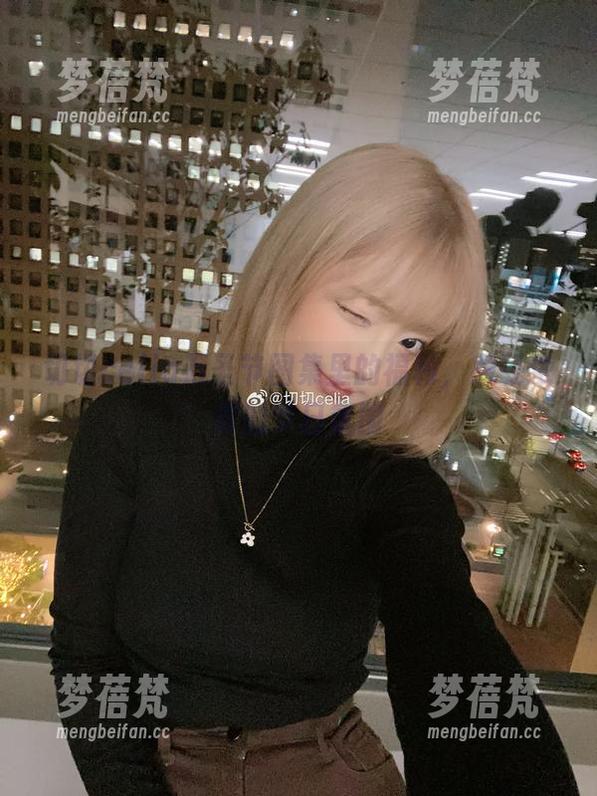 切切celia万圣节图集里的福利，感受浓厚的节日氛围