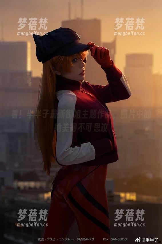 看！半半子最新御姐主题作品，图片中的她美得不可思议