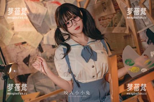 透过“咬人小小兔”的镜头，领略无圣光白衬衫美图中透出的纯粹之美