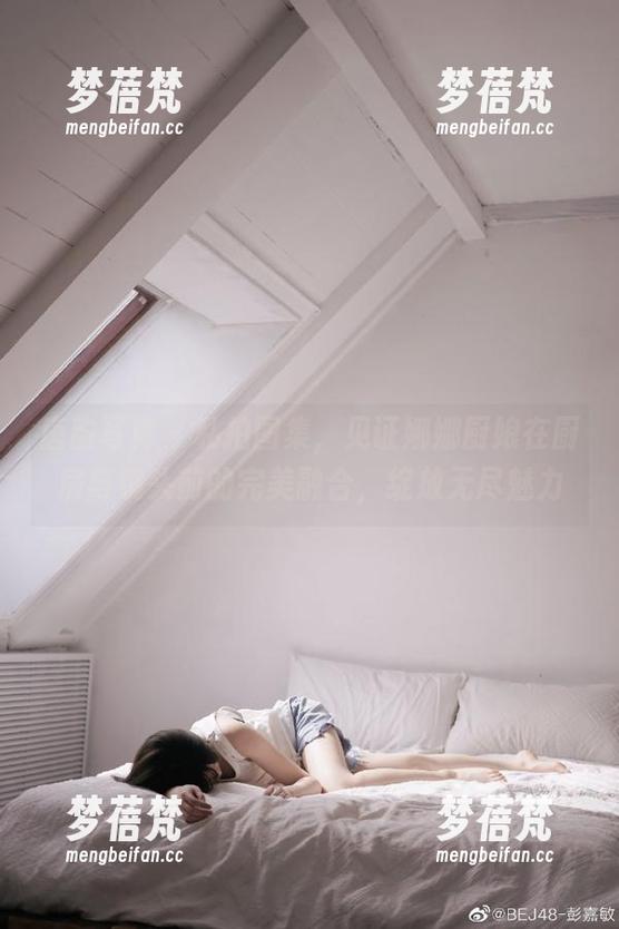 唐韵写真 - 私拍图集，见证娜娜厨娘在厨房与镜头前的完美融合，绽放无尽魅力