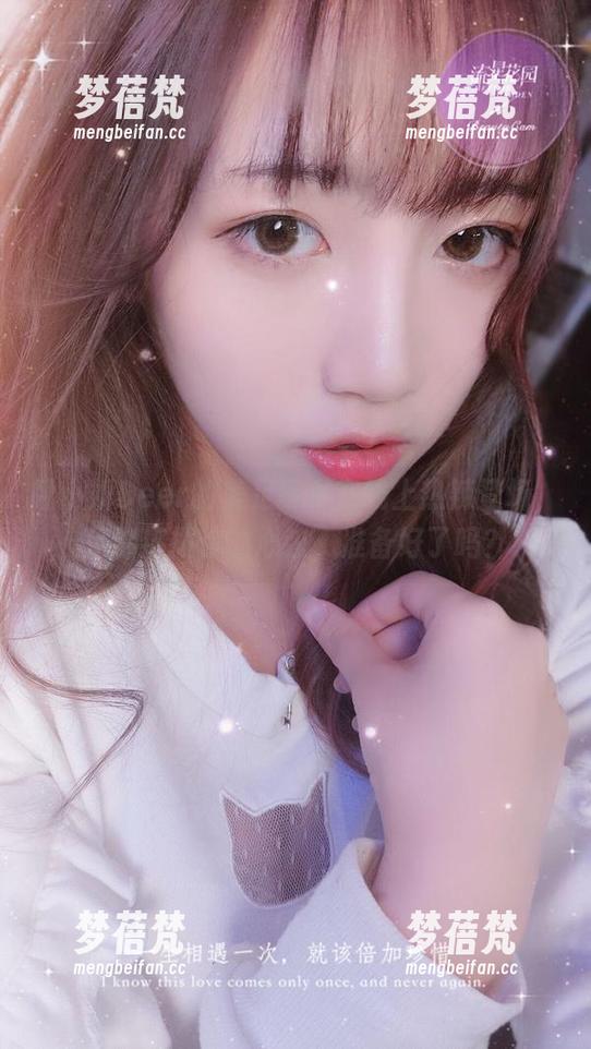 啾小妍Deer的美足写真在线上热辣登场，足够撩拨你的心弦，准备好了吗？