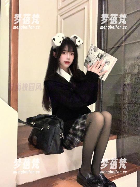 时尚校园风，喵写真为你带来JK黑丝校服格子裙高清美图