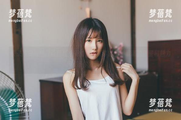 快来欣赏喵糖映画藤原千花的美腿写真套图，满满的甜蜜和魅力等你发现！
