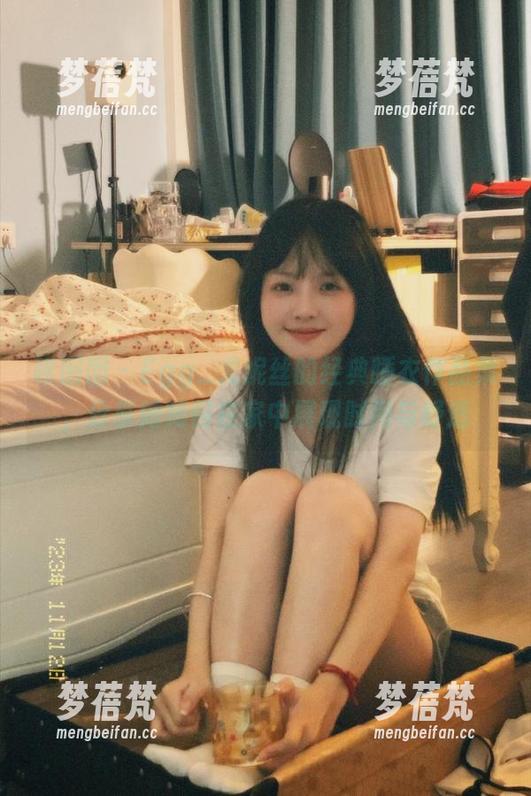 嗲囡囡 - Egg_尤妮丝的经典睡衣作品集，分享她如何在家中展现时尚与舒适