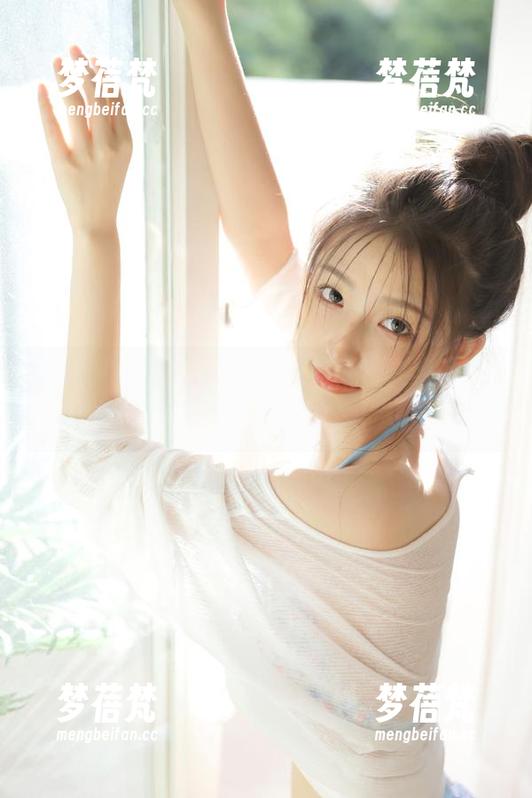 嗲囡囡 - 魅力无限，龙女宝宝天台美图下载，让你的收藏更丰富