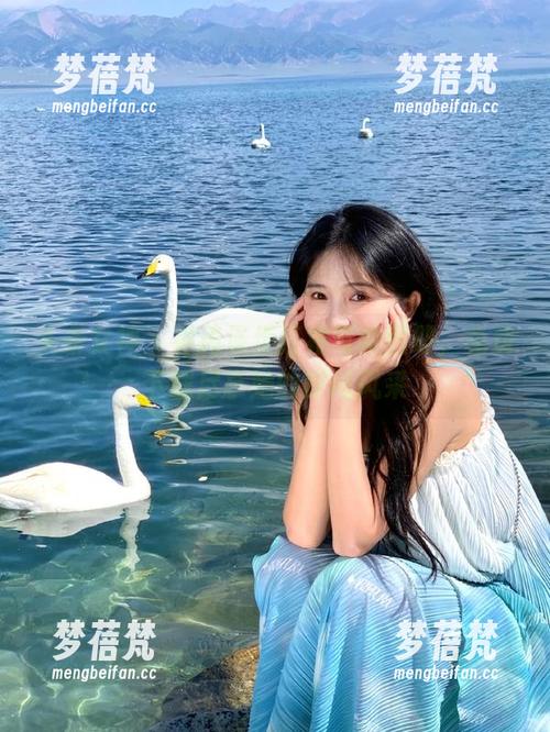 头条女神 - 神琦泽步红裙写真图册，免费下载尽享她的时尚风采