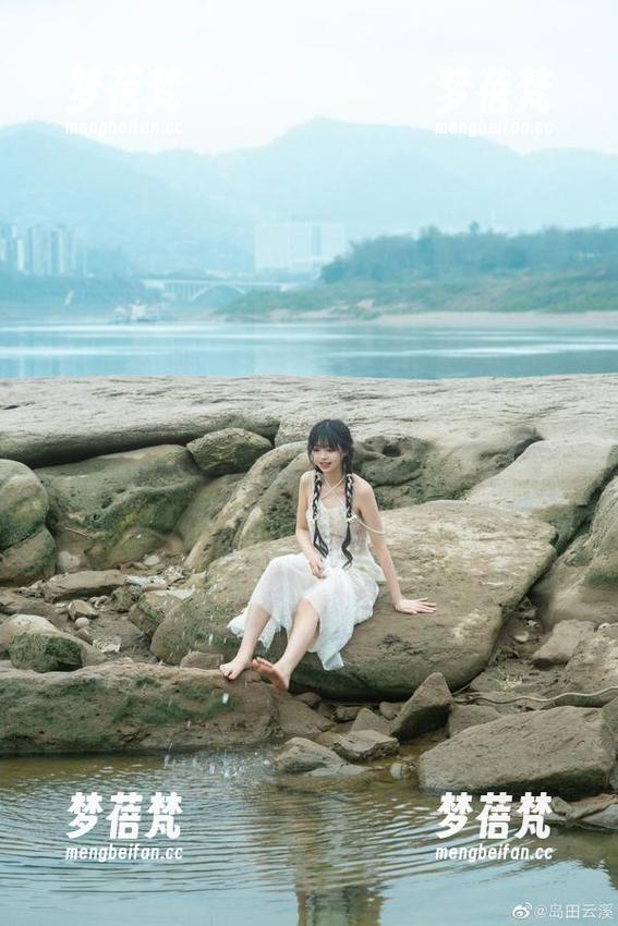 旗袍洒脱风采，奶桃桃携无圣光作品重温经典之美