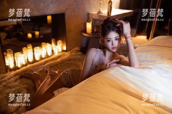 学妹加速跑 - 跟随佳儿的脚步，探索新人作品原图及超美壁纸！
