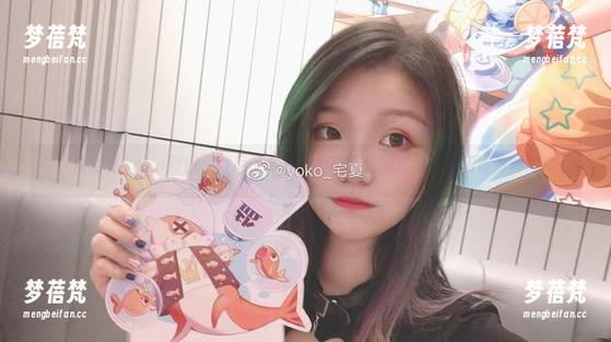 从宅夏yoko到你，索尼子本毛衣美图图包捕捉每一刻的精彩瞬间