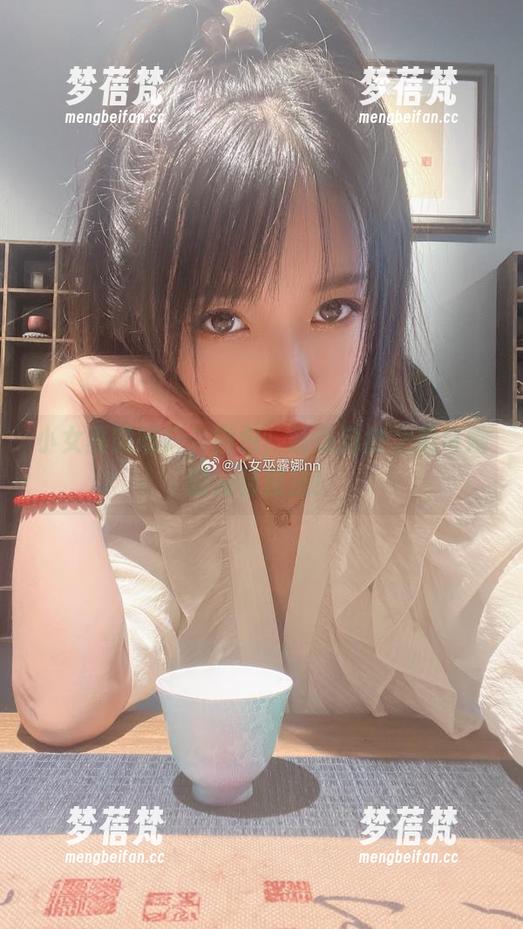 小女巫露娜户外图包，感受自然之美与她的独特魔法！