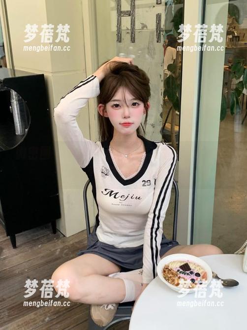 微密圈 - 小萌子无圣光写真系列，璀璨白色蕾丝缔造梦幻瞬间