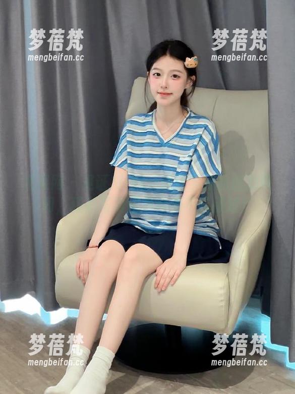 尤果网 - 见证Mikka涵涵学姐的魅力瞬间，精彩写真图包合集不容错过！