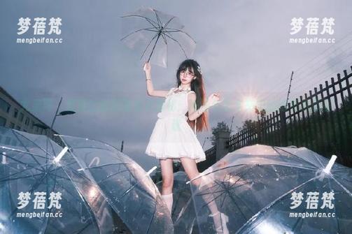 尤果网 - 佟蔓的浴缸图集大揭秘：浪漫与艺术交织的绝美资源呈现