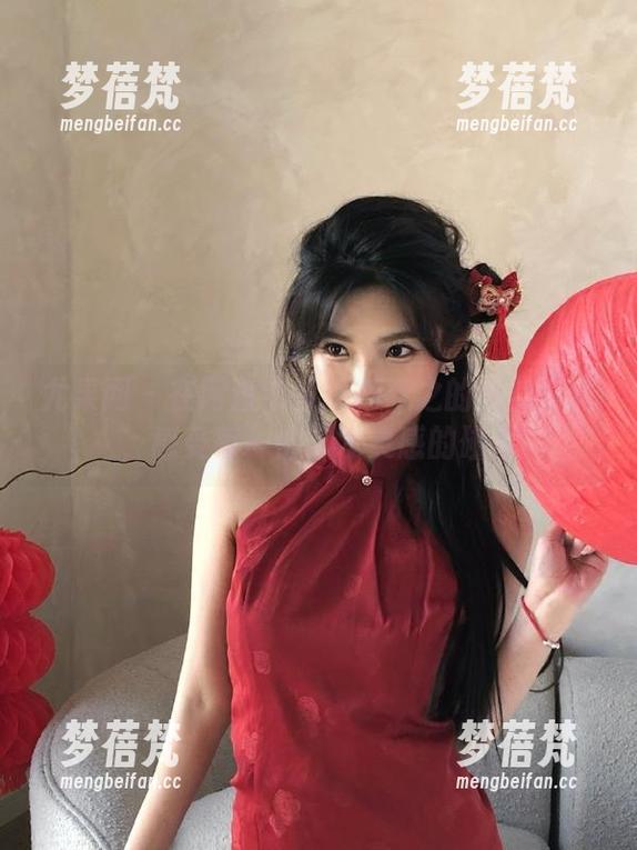 尤果网 - 在网盘中发现杨乔之的镂空写真，感受每一份艺术灵感的碰撞