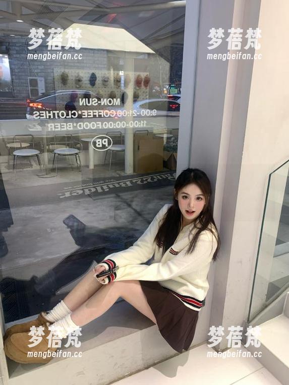 尤果网 - 魅力四射的毛COCO，无圣光水手服套图，尽情展现少女的纯真与优雅！