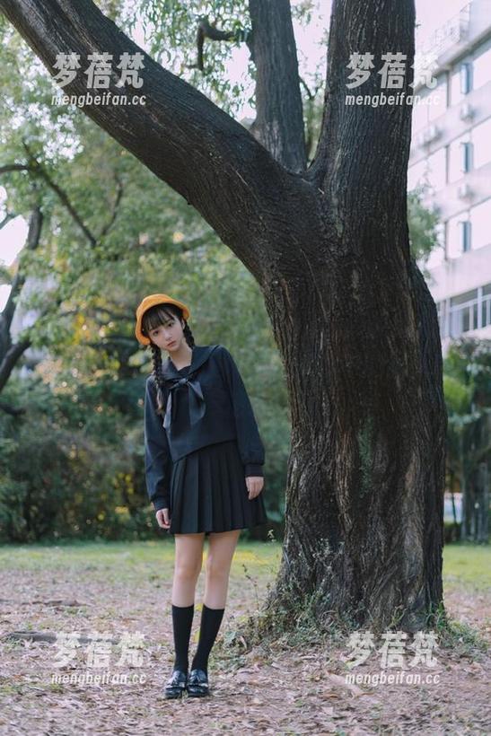 尤蜜荟 - Egg_尤妮丝Egg的办公室新视觉：图集更新，展现她在职场中的风采与精彩
