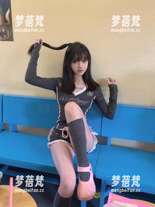 尤蜜荟 - 专属娜娜子yy的奶牛全套写真，解锁清新自然的图片魅力