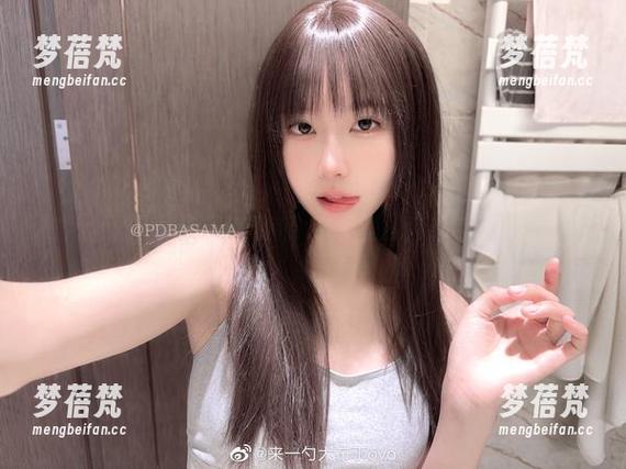布丁大法写真集最新更新，教室里的青春气息扑面而来