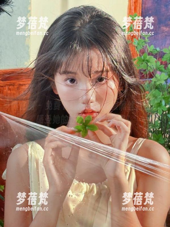 微密圈 - 免费下载张思允礼服黑丝套图，感受她的独特气质与风格！