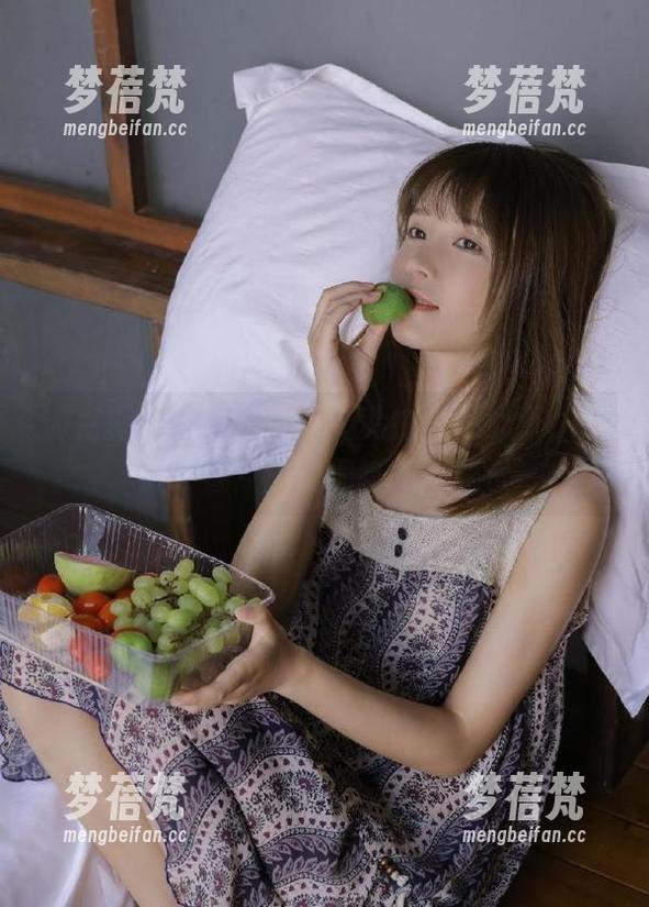 微密圈 - 徐绾绾yyyy私拍少女心事，捕捉青春点滴的细腻图片展示