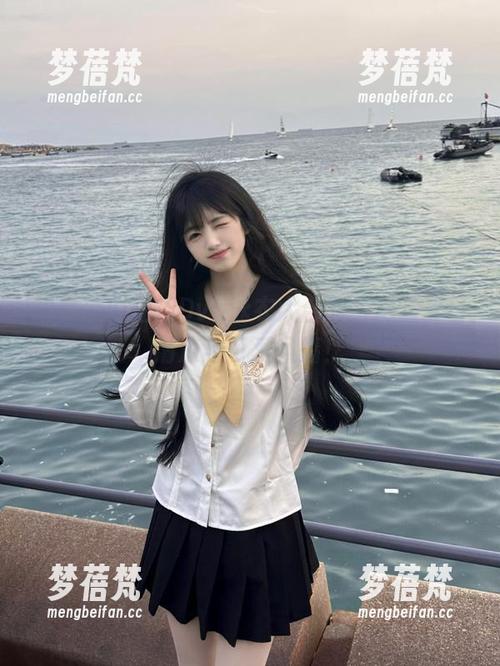 想要个公主抱Dva泳衣大合集，尽显夏日清凉与可爱风情！