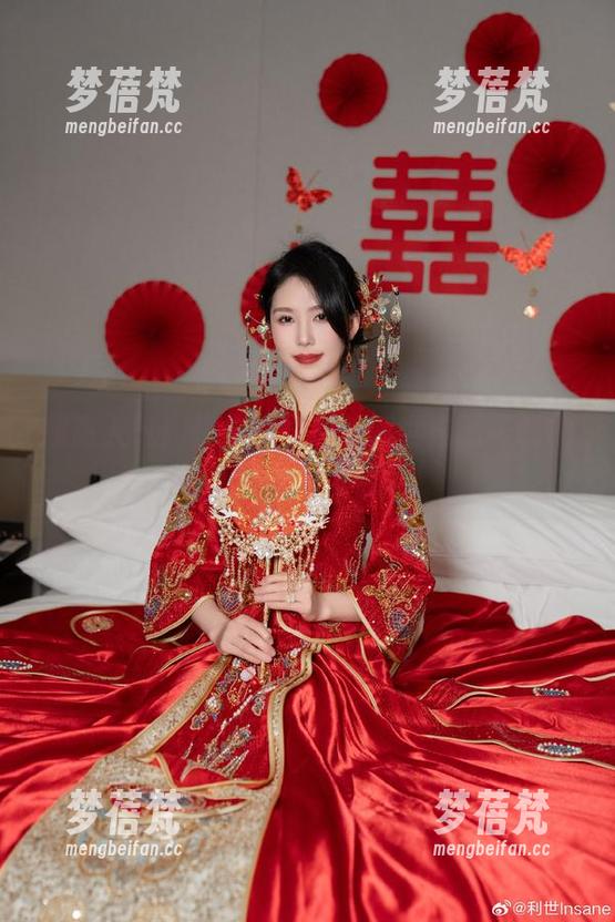 超高人气！快来下载抖娘利世定制长靴的免费图集，太美了！