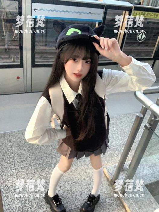 邀您欣赏抱走莫子aa的黑白写真，独家原图一览无余