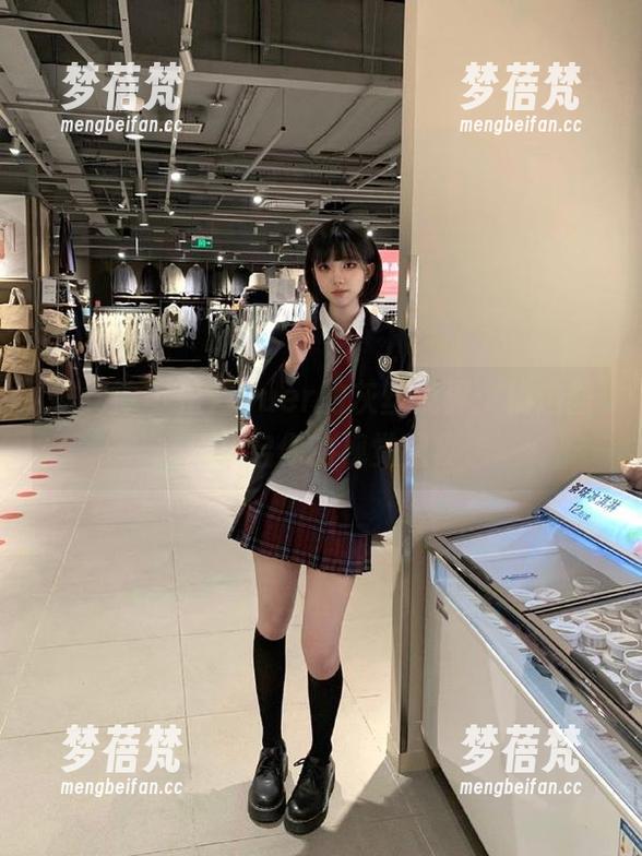 推女神 - 伍月yuer的灰丝视界：精选图片开启你的视觉盛宴