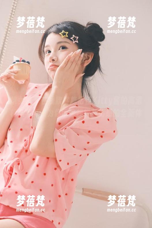推女神 - 在线欣赏施忆佳Kitty酱的高清棉袜写真，为你带来视觉与情感的全新体验