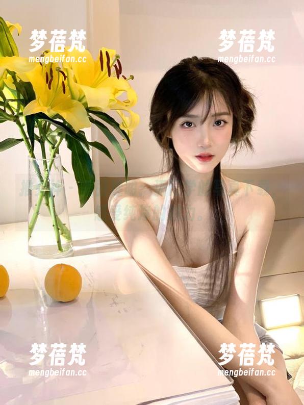 推女神 - 美丽透明：潇同学的写真下载，感受纯净的魅力。