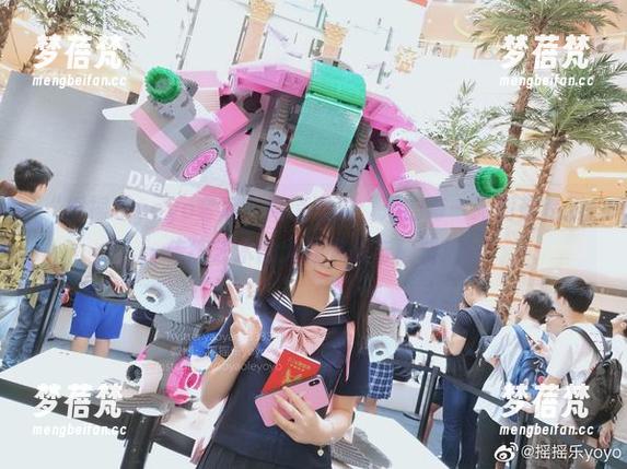 “摇摇乐yoyo套装”高清写真：她的每一张图都是对传统艺术的大胆挑战与颠覆！