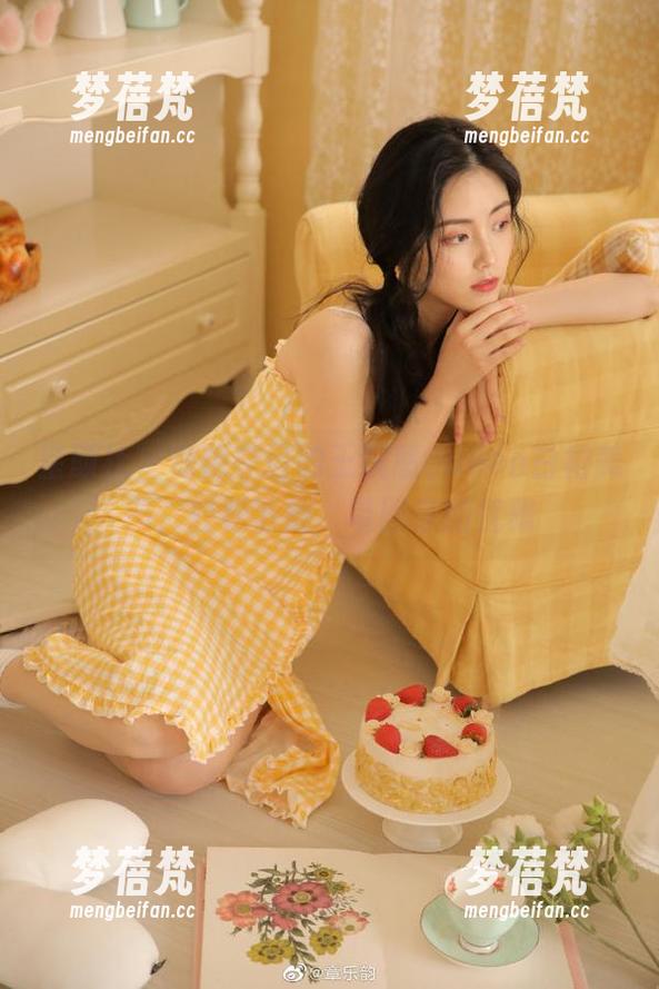星颜社 - 惊艳夺目的王婉悠Queen白裙美图，轻松下载，带回家的优雅
