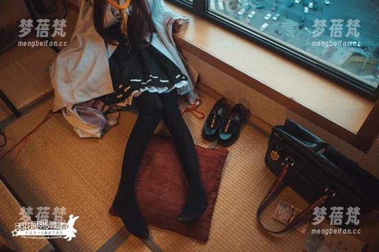 全套制服写真，木花琳琳是勇者为你解锁时尚新姿势！