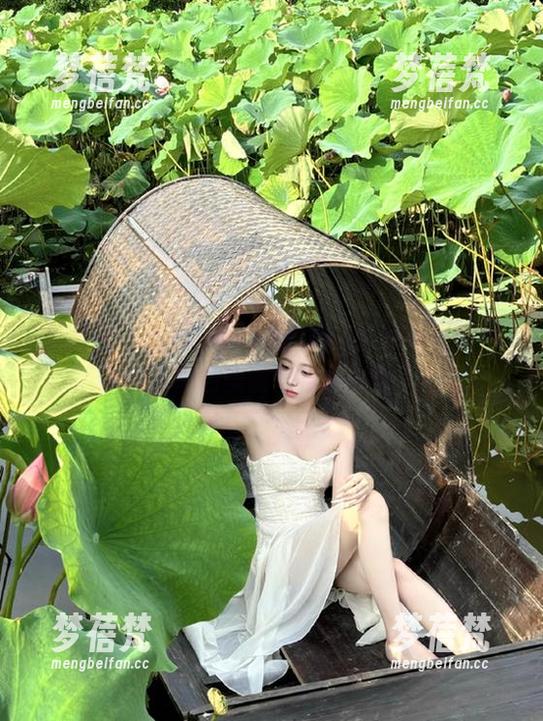 微密圈 - 在线搜索李嘉欣97美腿写真，带你领略她的美丽与自信的图片！