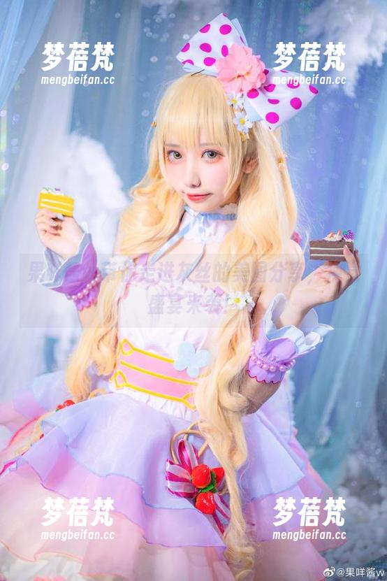 果咩酱w带你走进灰丝的美图分享，视觉盛宴来袭！