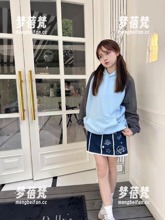 果团网 - 解锁夏日时尚：钟紫怡短裤全套原图，享受清凉一夏