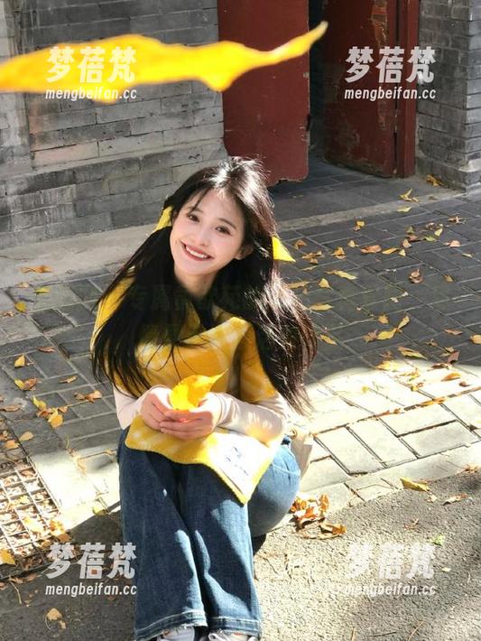 果团网 - 专属黄歆苑的泳装写真套图，尽情展示健康活力作品