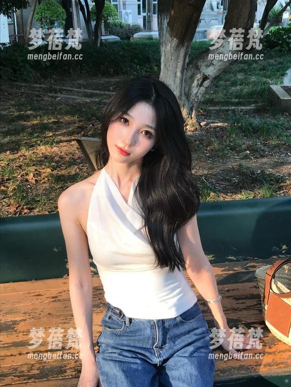 果团网 - 黄歆苑双马尾最新系列，带你感受青春气息的精彩图片