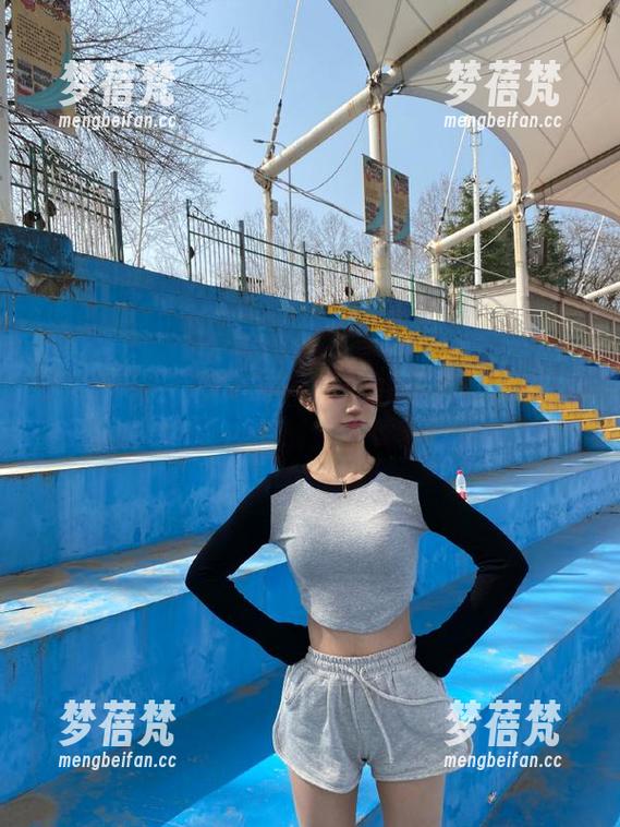 梦丝女神 - 分享刘诺连衣裙写真原图，记录她的时尚与青春