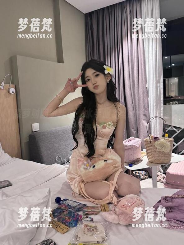 森萝财团贺新春，水手服&丝足作品全线免费下载