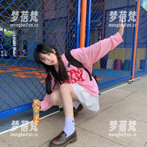模范学院 - SiByl李思宁倾情演绎：引人入胜的剧情图集下载，感受她的独特魅力