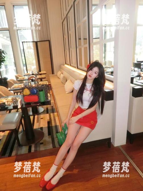 模范学院 - 见证南晓梦厨娘的可爱奇迹，快来下载精彩图集吧！