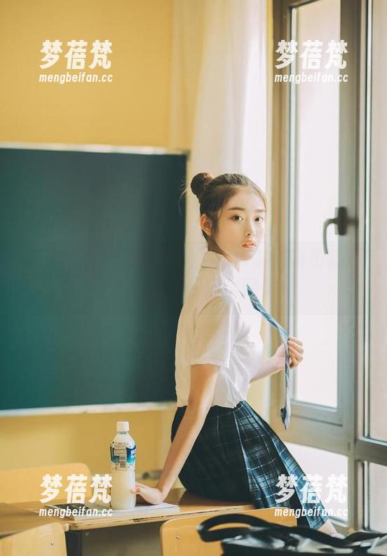 模范学院 - 泳装时尚之旅：甜筒晓彤精彩写真合集，网盘全网发布